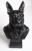 Urn Engelse bulldog op voet zwart 800